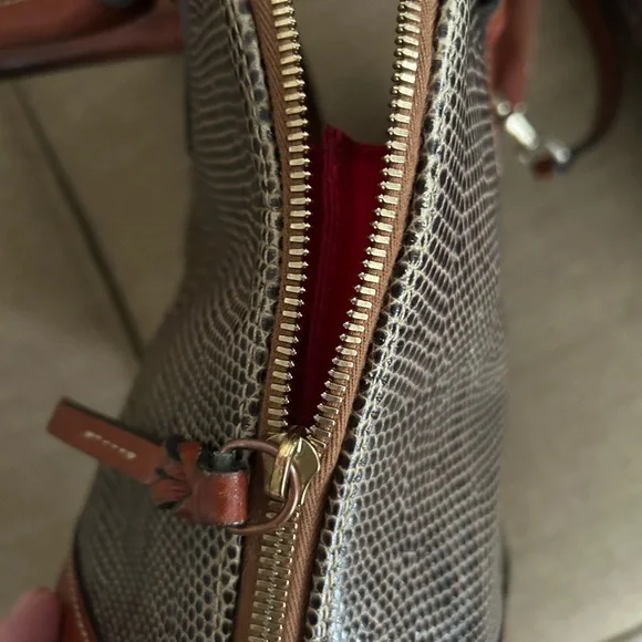 Dooney & Bourke Womens Grey Leather
Lizard Embossed Top Zip Satchel handbag. - Picture 4 of 12